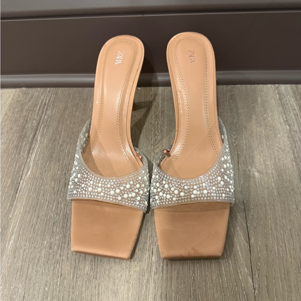 Zara Women's Silver and Tan Studded Heels